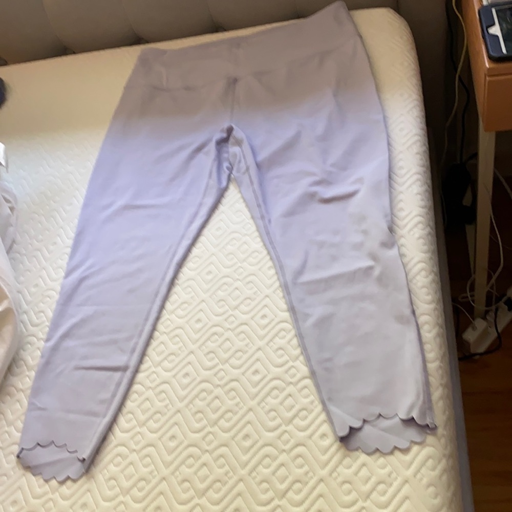 Nordstrom Zella Scalloped leggings